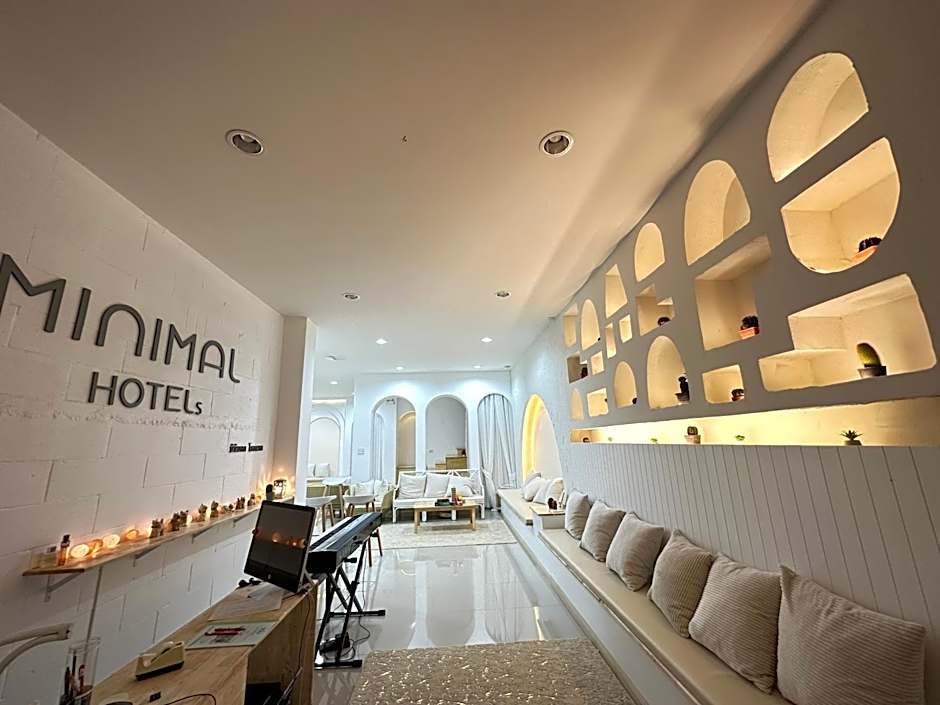 มินิมอลโฮลเทล
