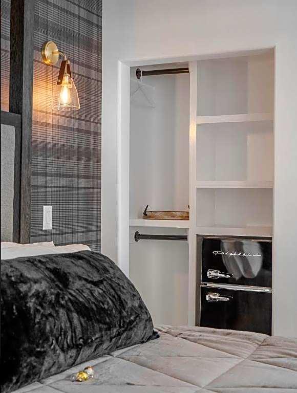 The Front Street Inn