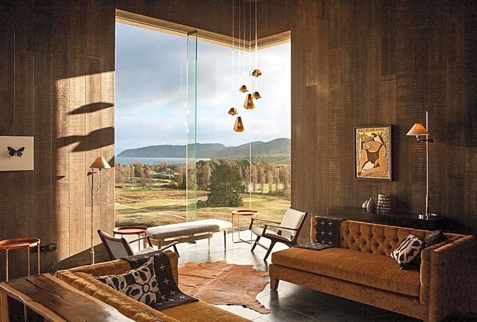 Kinloch Manor & Villas