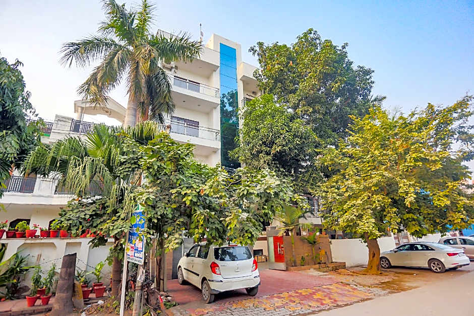 OYO 78374 Collection O Essendi Hospitalities Llp – Noida, DC