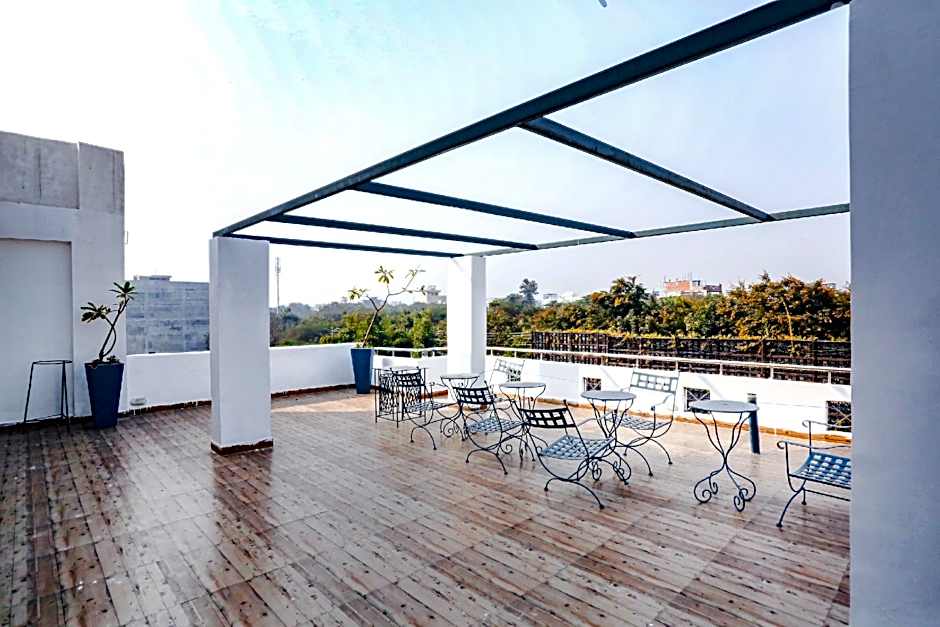 FabHotel Golf Luxury – Gurgaon, NY