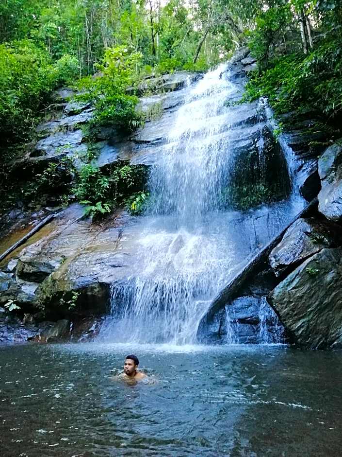 NoBi's Inn, Port Barton