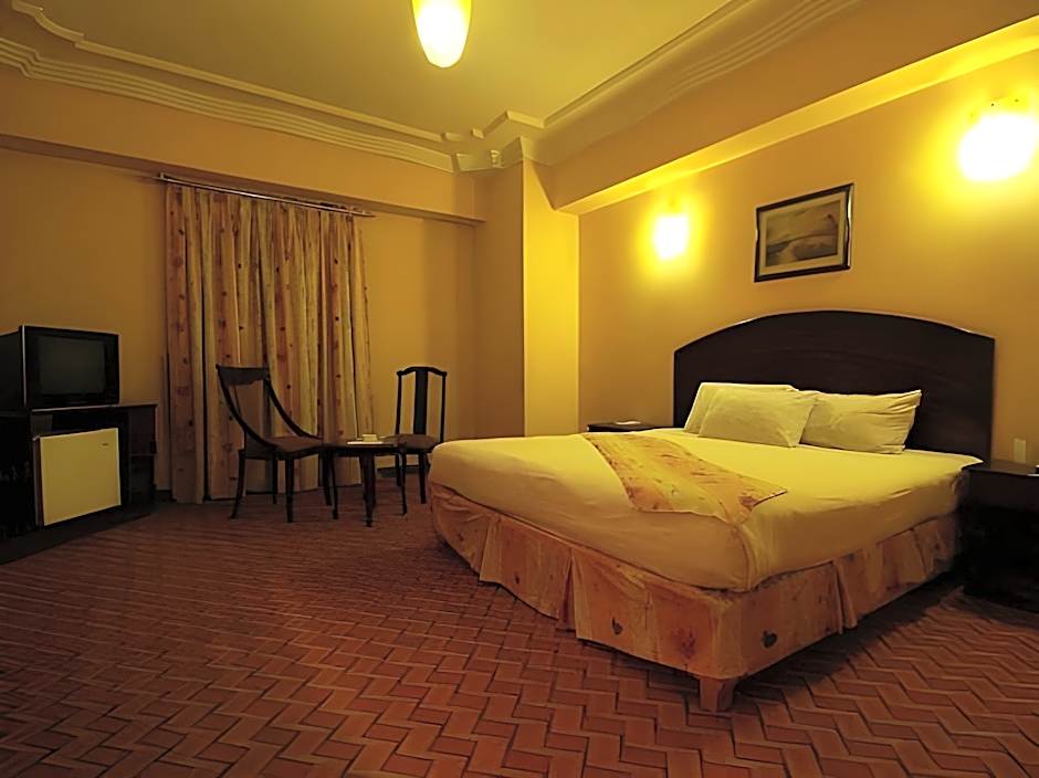 Hotel Crown Inn