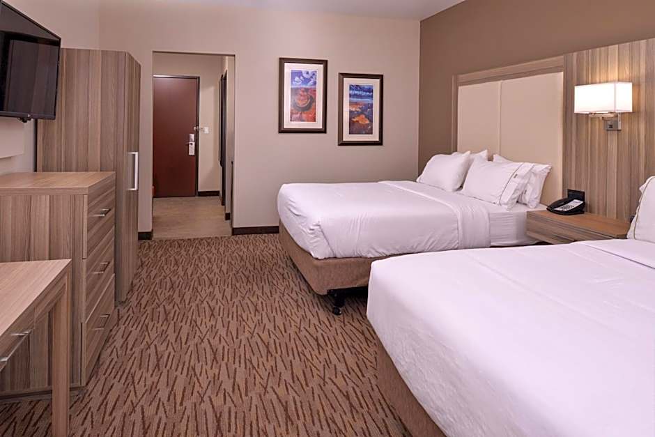 Holiday Inn Express & Suites Williams By IHG