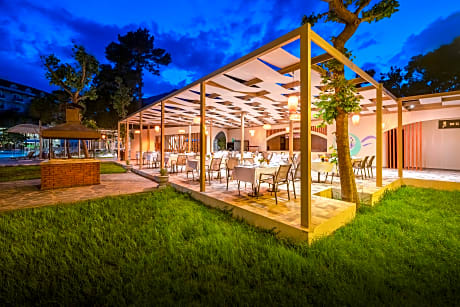 GRAVEL HOTELS SELECT