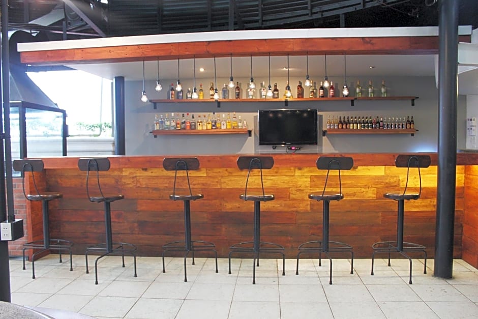 Urban Travellers Hotel