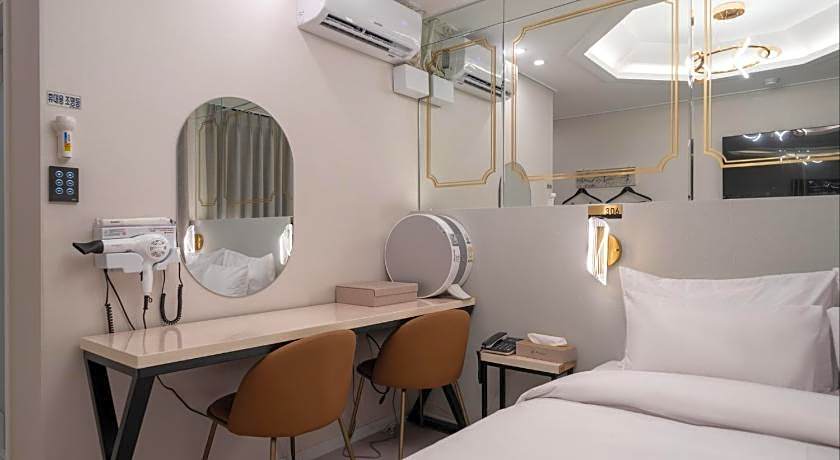 Incheon Unseodong DK Airport Hotel