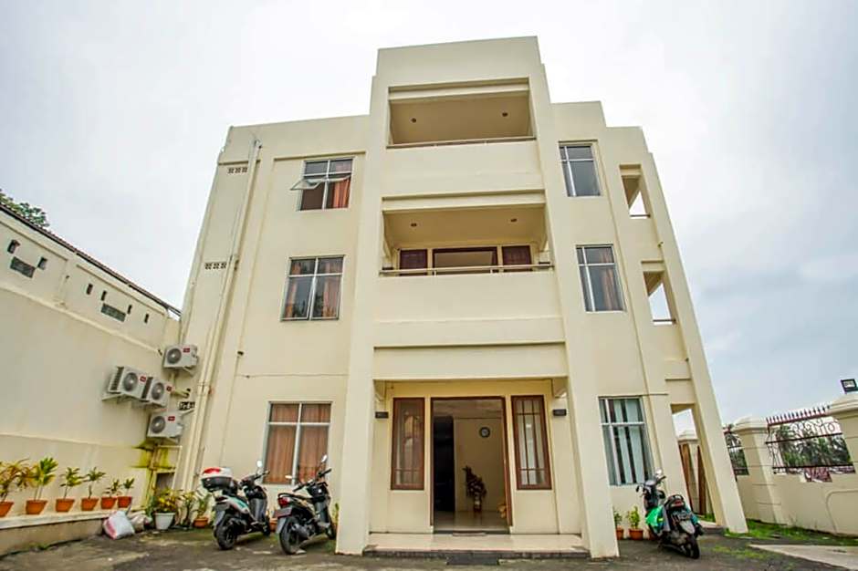 RedDoorz near Universitas Samratulangi Manado