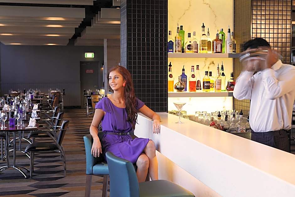 Rydges Gladstone Hotel