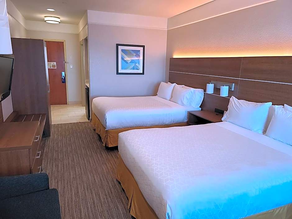 Holiday Inn Express & Suites Galveston West - Seawall