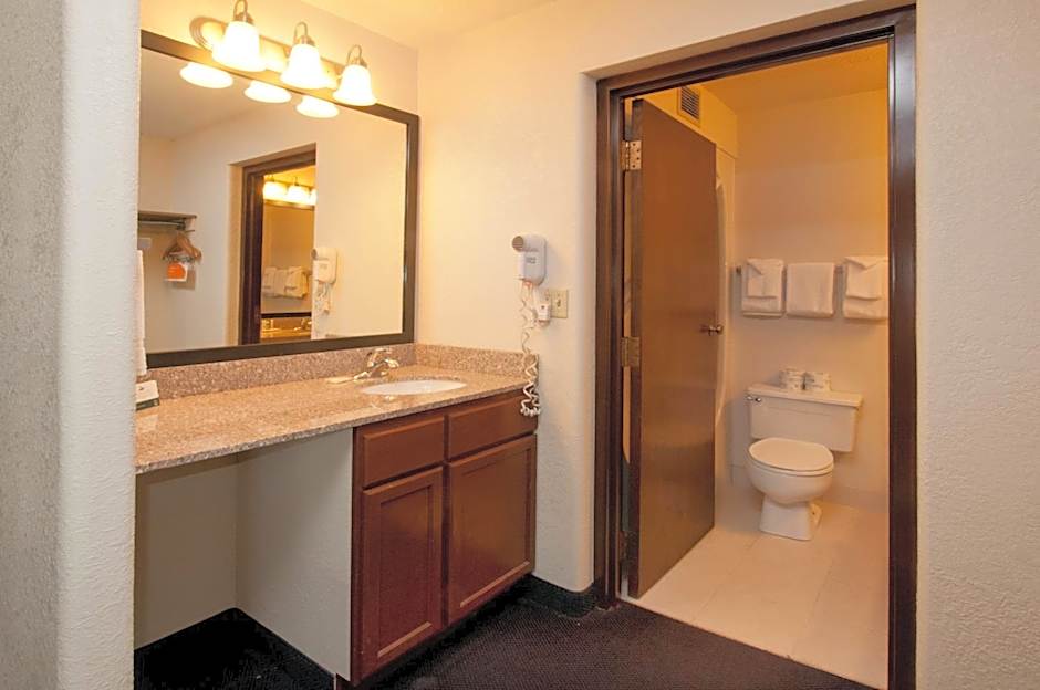 Quality Inn Stadium Area Green Bay Stadium