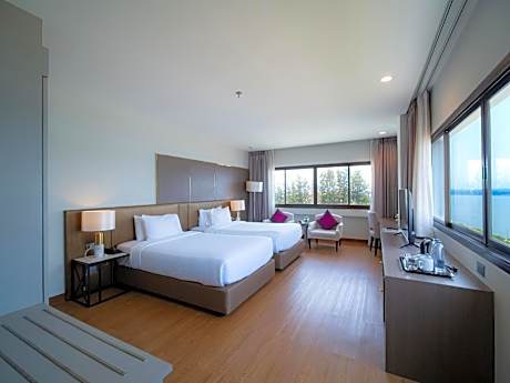 Panorama River View Room