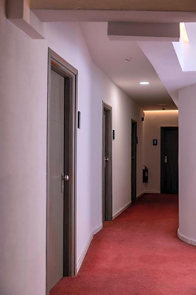 Xenophon Hotel