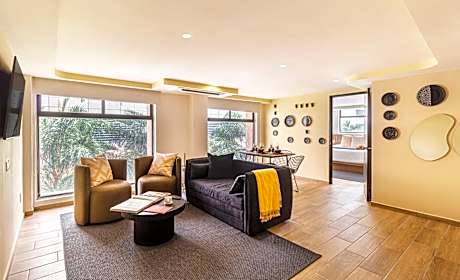 Deluxe Apartment