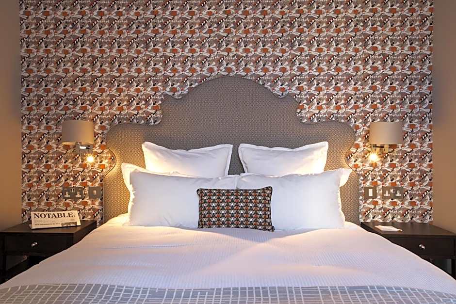 54 Queen's Gate Hotel