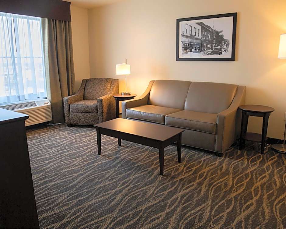 Cobblestone Hotel & Suites - Two Rivers