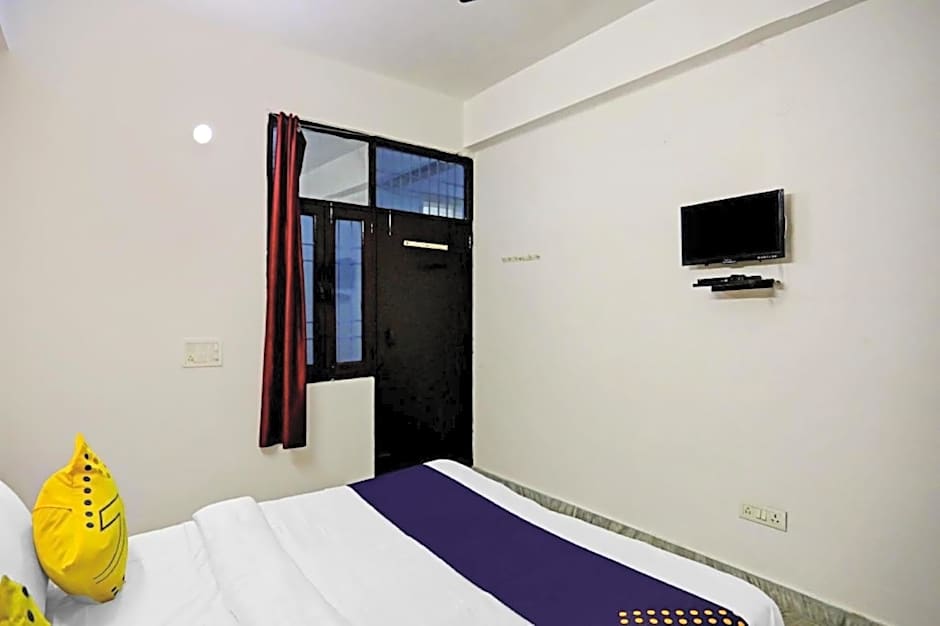 Goroomgo Raj hotel vip Noida