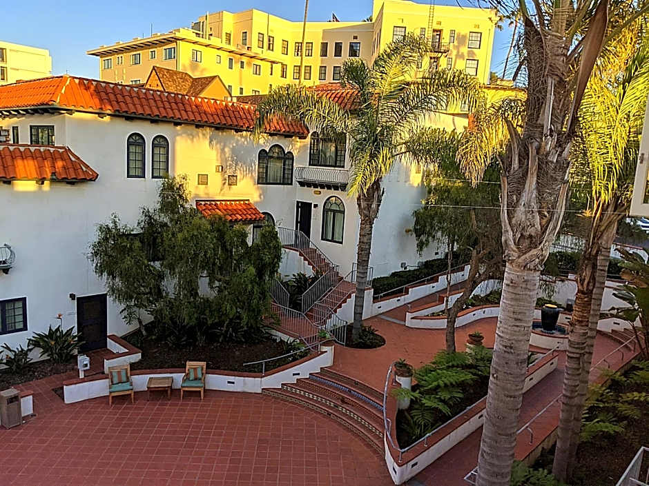 Grande Colonial La Jolla