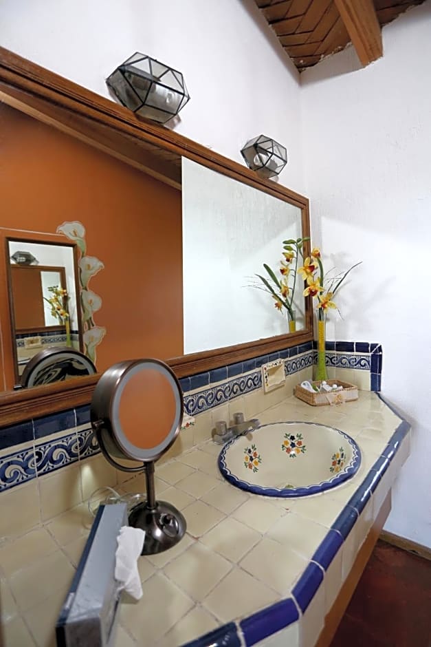 Villa San Jose Hotel & Suites