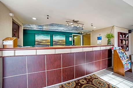 Rodeway Inn & Suites