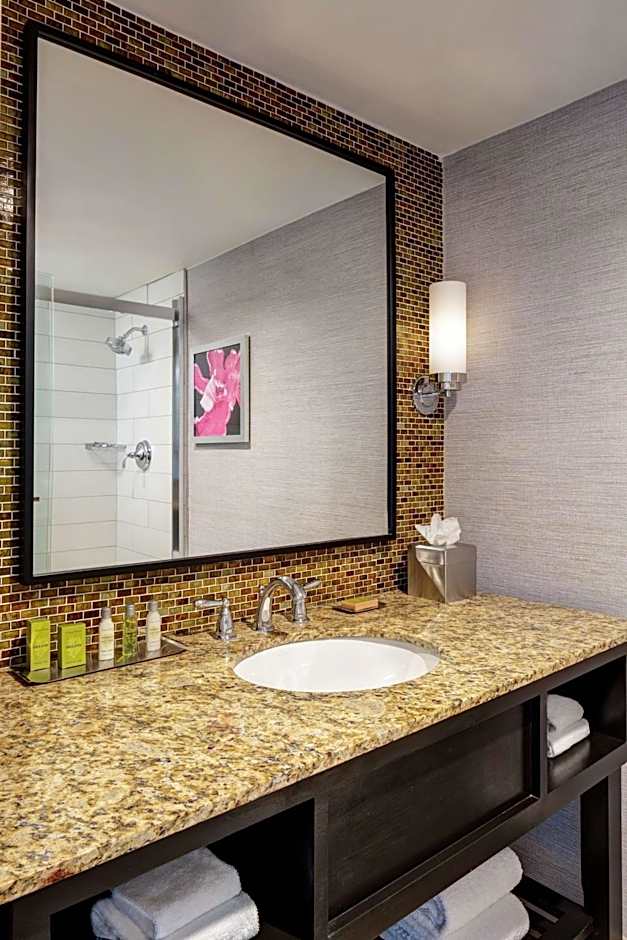 DoubleTree by Hilton Fairfield Hotel & Suites, NJ