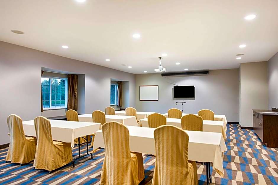 Microtel Inn & Suites By Wyndham Pearl River/Slidell