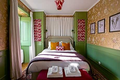 Rosegarden Essence Sintra - by Unlock Hotels