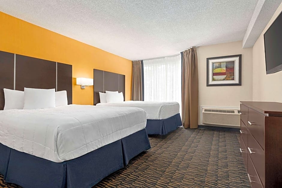 Ramada Plaza by Wyndham Niagara Falls