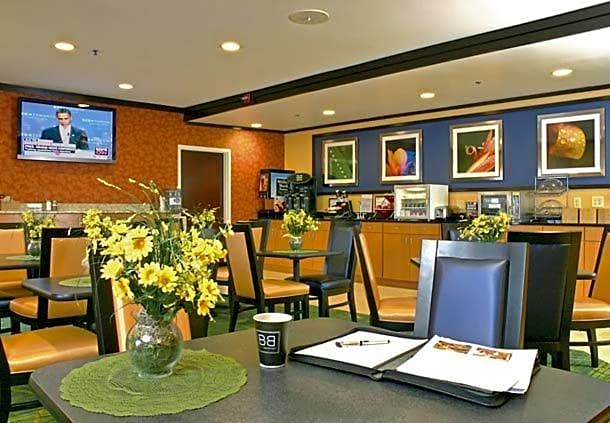 Fairfield Inn Suites Brunswick