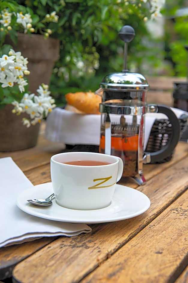 Zenzez Hotel & Lounge