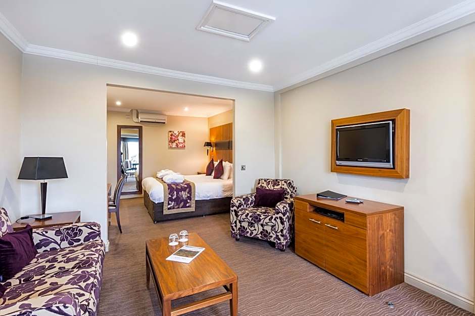 Ramada by Wyndham Cheltenham