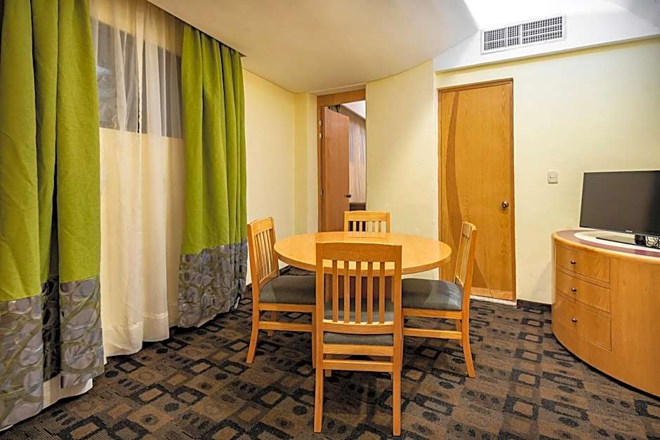 Hotel Mandarin Carton