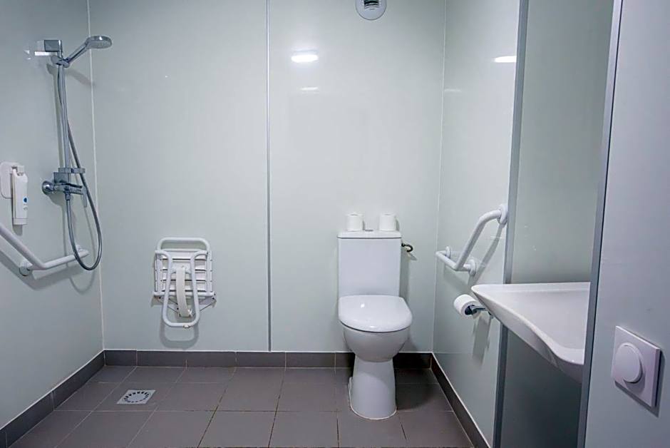 Première Classe Plaisir Gatines