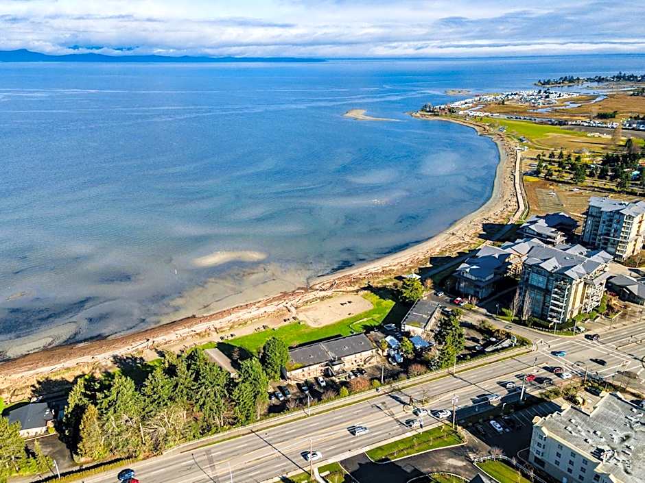 Sea Edge Beachside Hotel