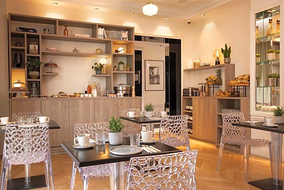 First Hotel Paris Tour Eiffel