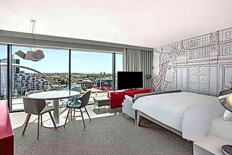 Corner Suite with River View