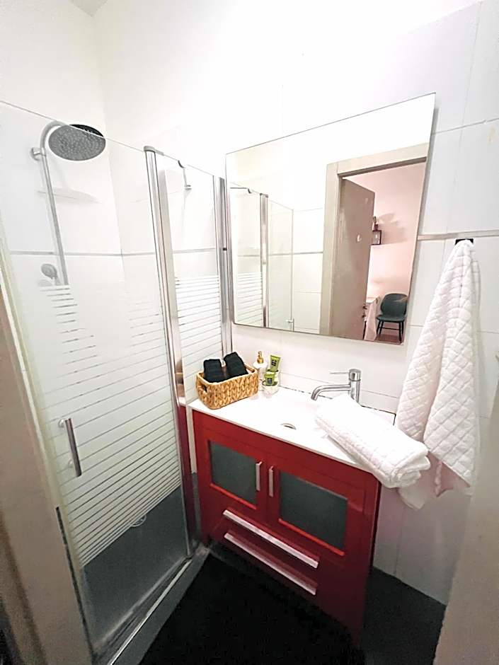 Jerusalem apartment center