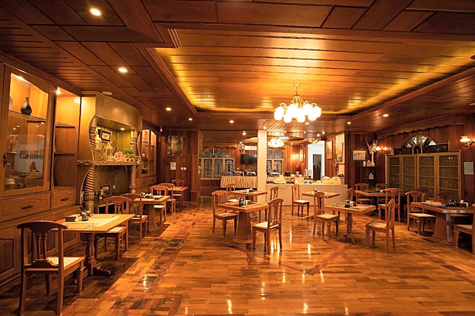 E-outfitting Golden Country Hotel