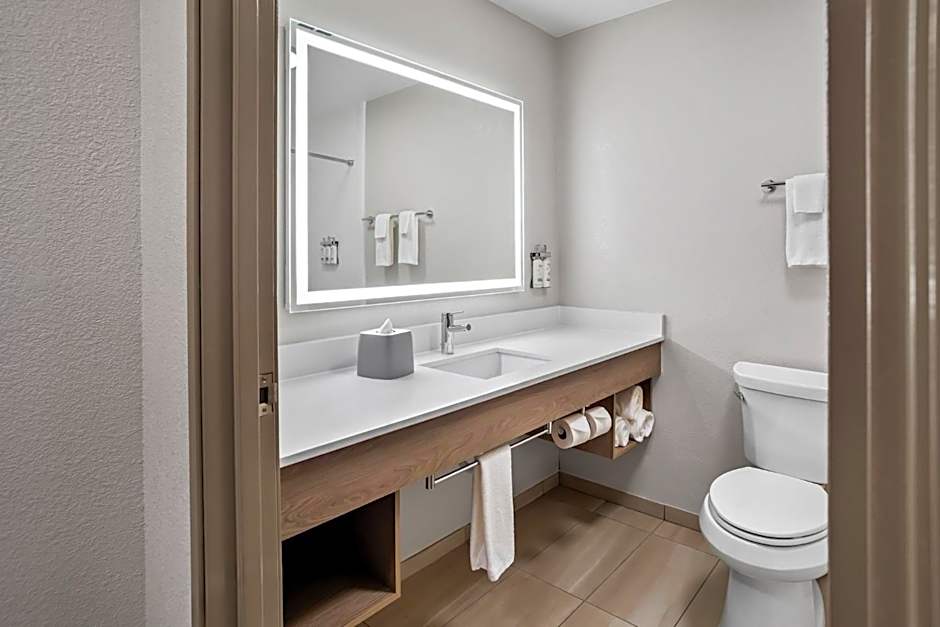 Holiday Inn Express & Suites Tumwater - Olympia By IHG