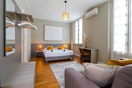 Quadruple Deluxe Room with Terrace