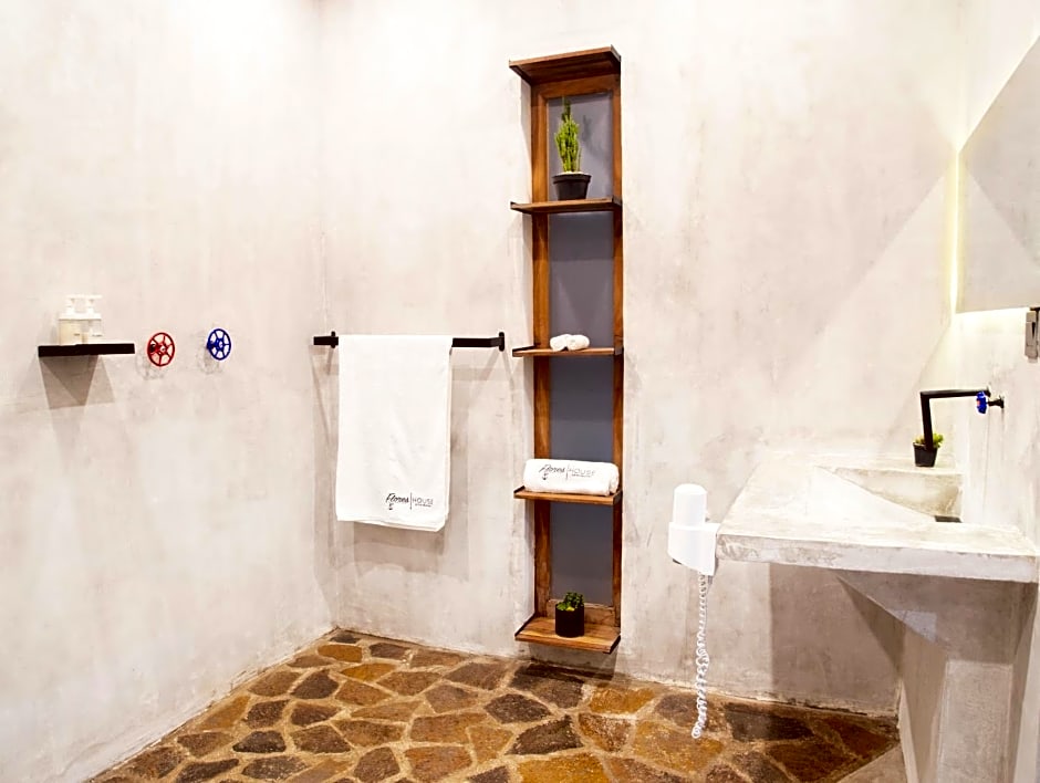 Flores Passport House