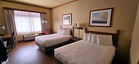 Queen Room with Two Queen Beds City View