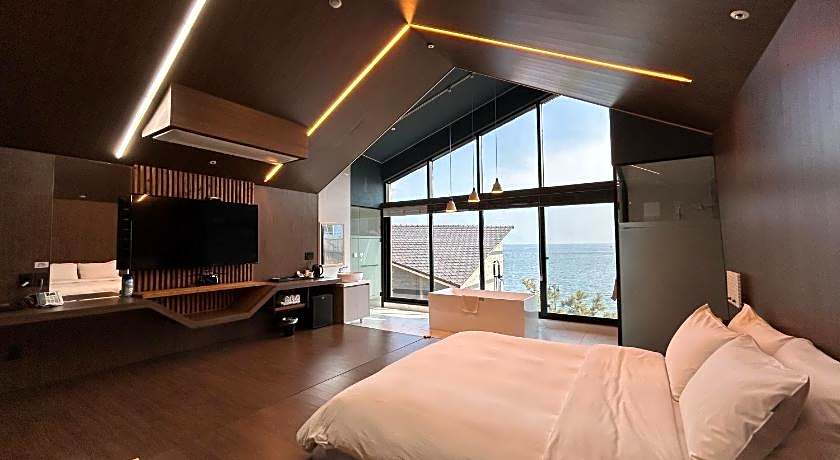 Gyeongnam goseong Hotel With7