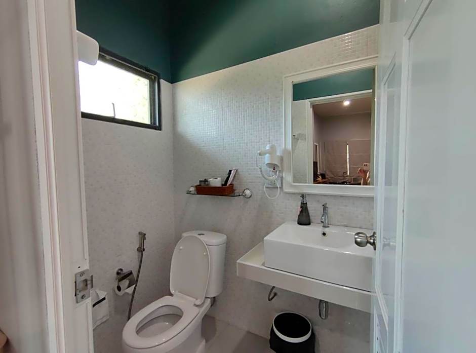 Morinaka Craftfe & Poshtel