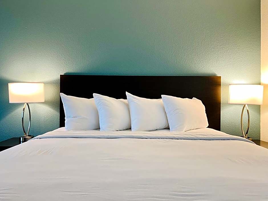 Sleep Inn & Suites Wisconsin Dells - Lake Delton