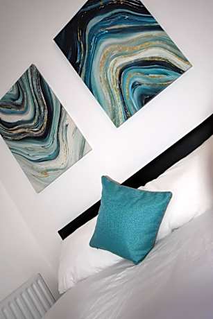 Dwell Living Central 5 Bd, Sleeps 10