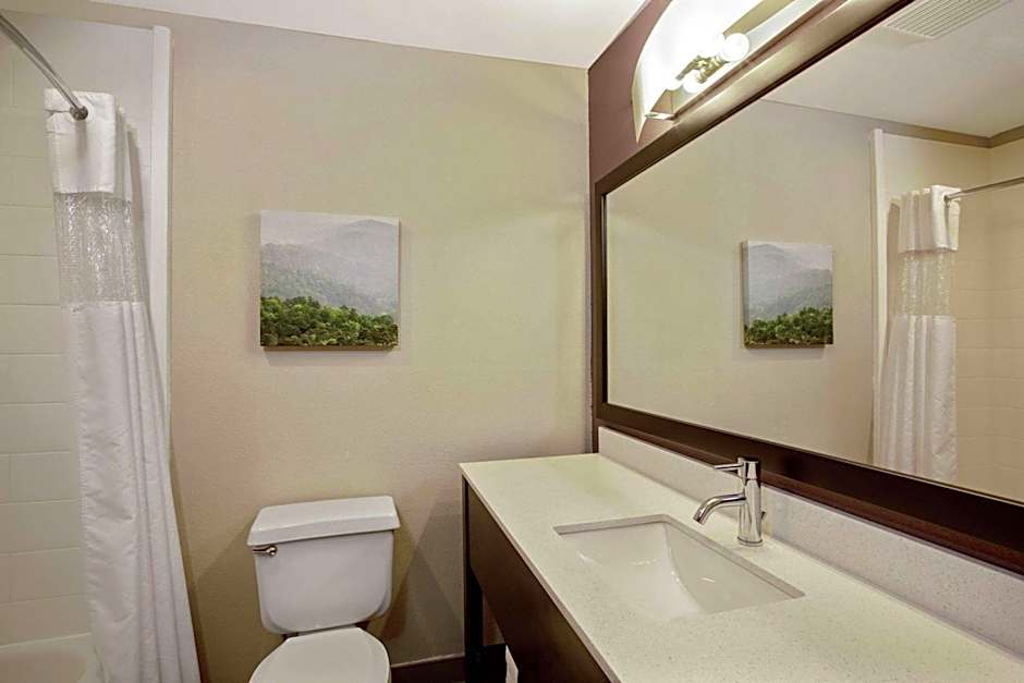 La Quinta Inn & Suites by Wyndham Fayetteville