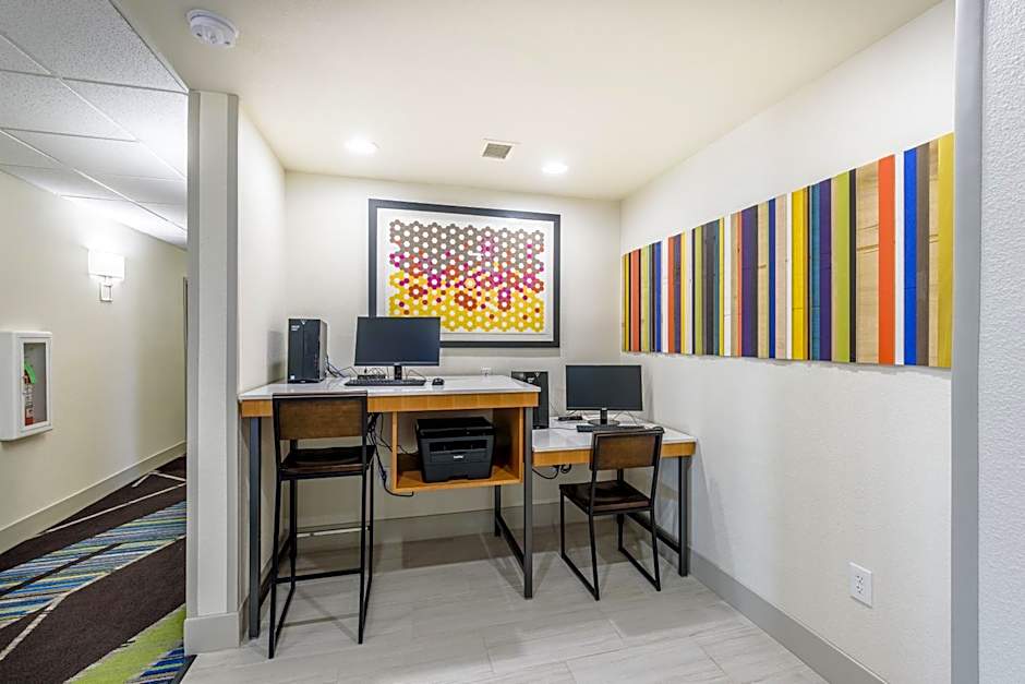 Holiday Inn Express Hotel and Suites Bastrop By IHG