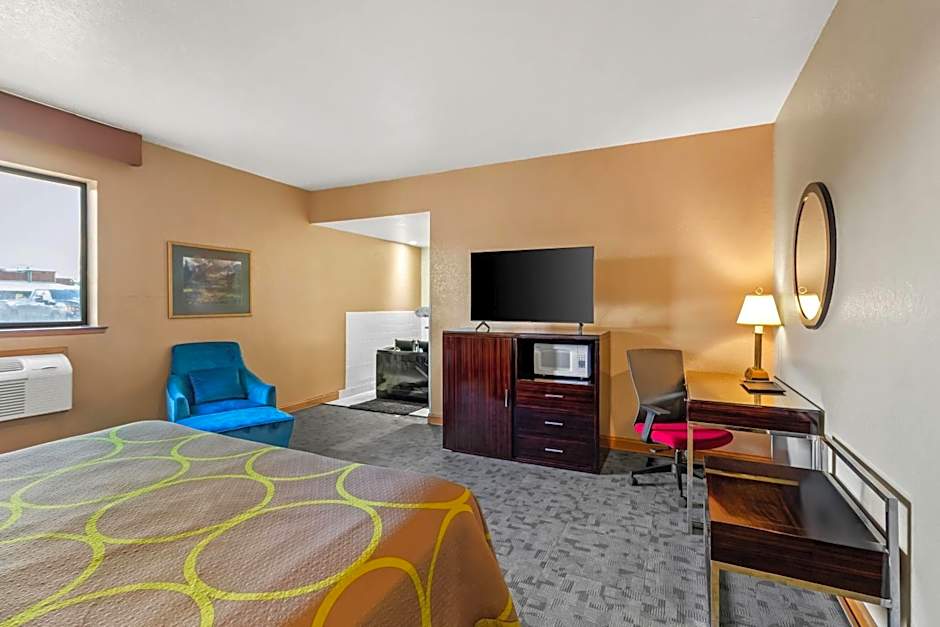 Super 8 by Wyndham Uniontown PA