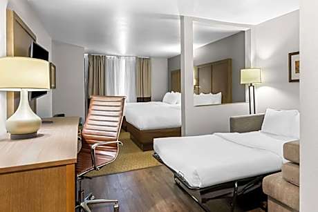 King Suite with Sofa Bed - Disability Access/Non-Smoking